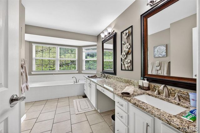 255 Towers Creek Place, St Charles, MO 63304