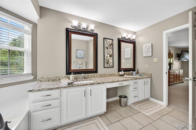255 Towers Creek Place, St Charles, MO 63304