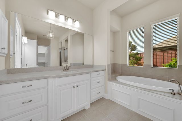 3904 Desert Hollow Way, Arlington, TX 76005
