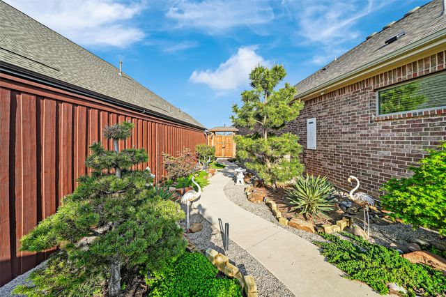 3904 Desert Hollow Way, Arlington, TX 76005