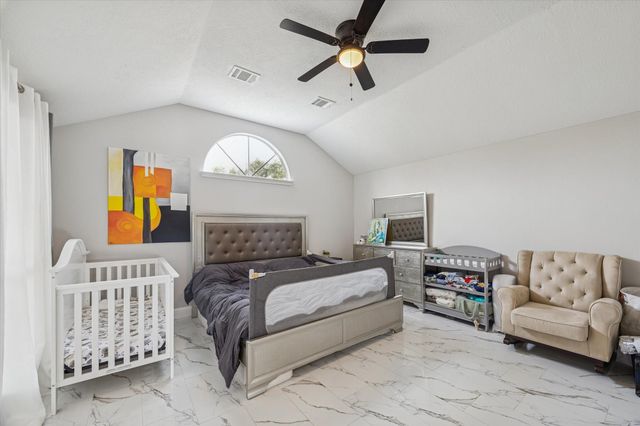 11306 Avon Place, Houston, TX 77066