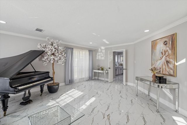 11306 Avon Place, Houston, TX 77066