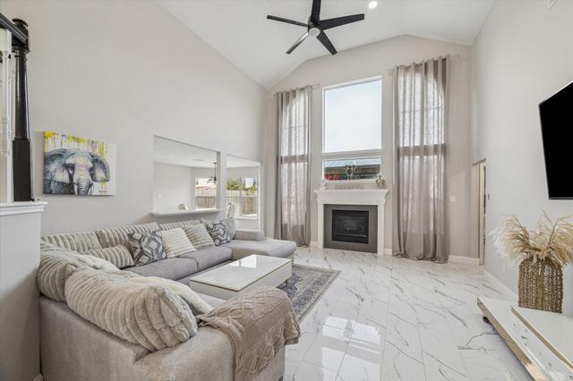 11306 Avon Place, Houston, TX 77066