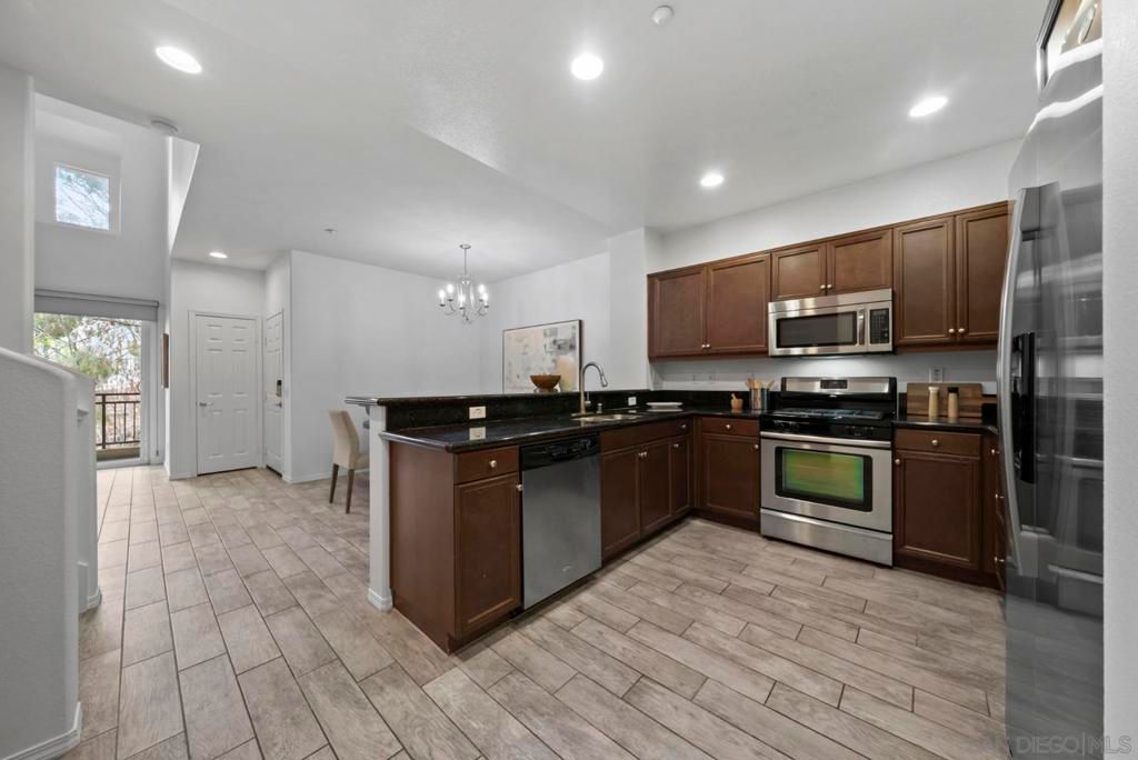 Image 10 of property listing at 5422 Zeil Pl, San Diego, CA 92105