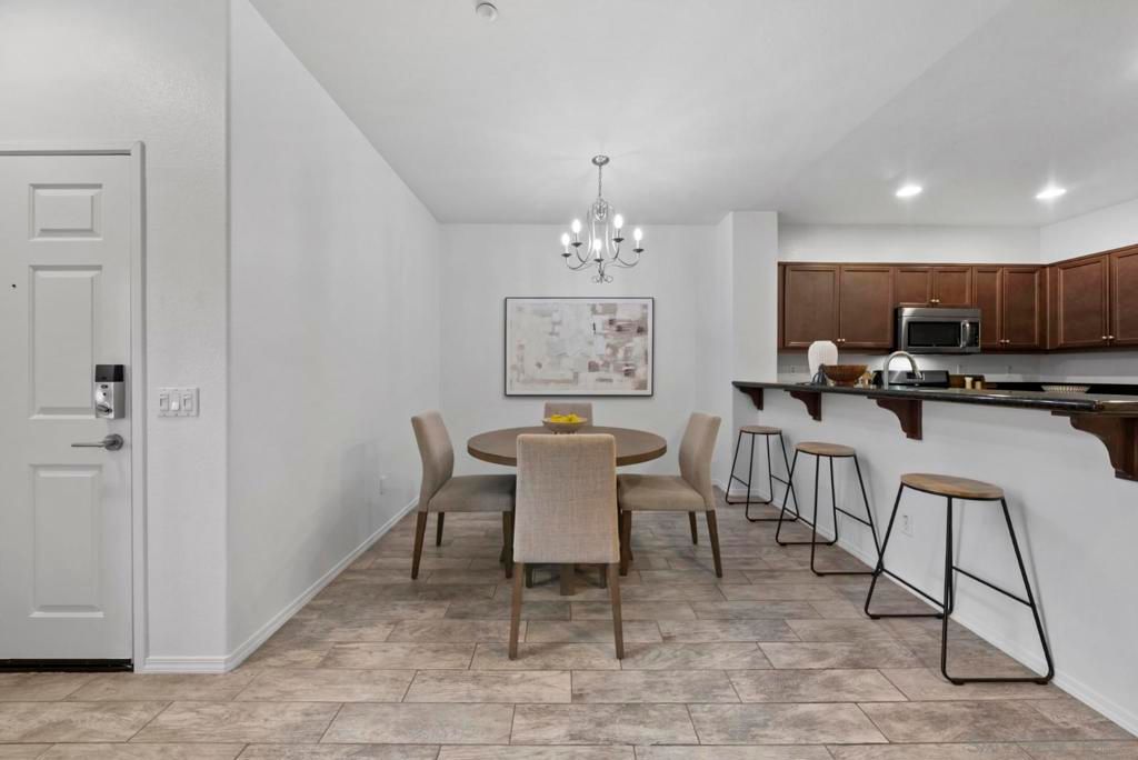 Image 11 of property listing at 5422 Zeil Pl, San Diego, CA 92105