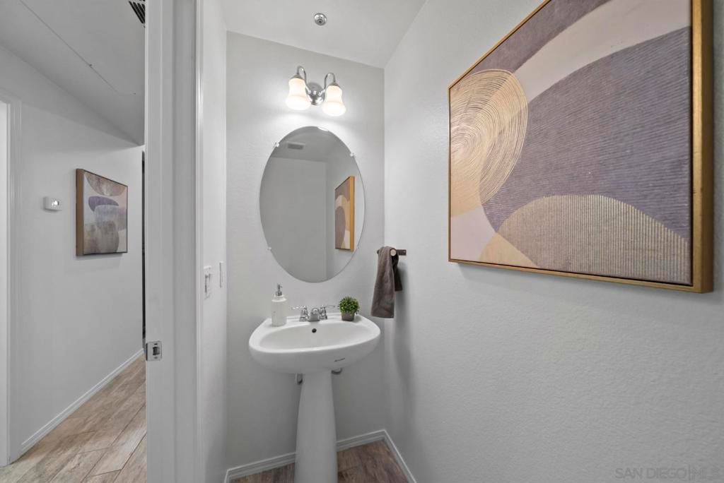 Image 12 of property listing at 5422 Zeil Pl, San Diego, CA 92105