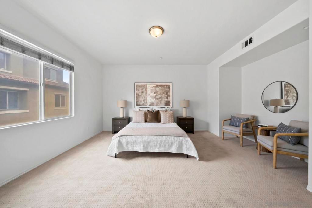 Image 15 of property listing at 5422 Zeil Pl, San Diego, CA 92105