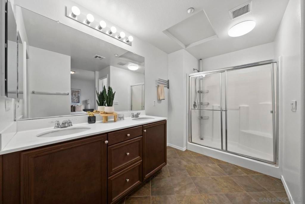 Image 18 of property listing at 5422 Zeil Pl, San Diego, CA 92105