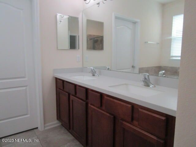742 NORTHSIDE Drive S, Jacksonville, FL 32218