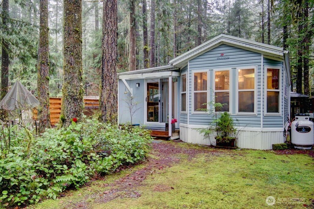 243 Schinn Canyon Court, Deming, WA 98244