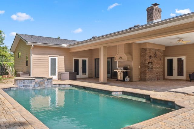 12 Hillcrest Drive, Shalimar, FL 32579