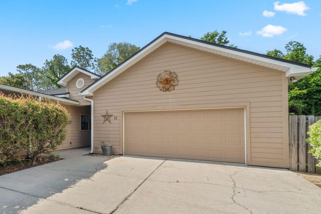 12 Hillcrest Drive, Shalimar, FL 32579