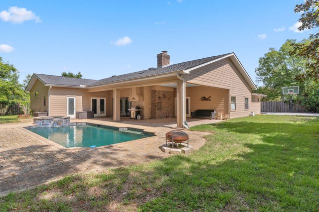 12 Hillcrest Drive, Shalimar, FL 32579