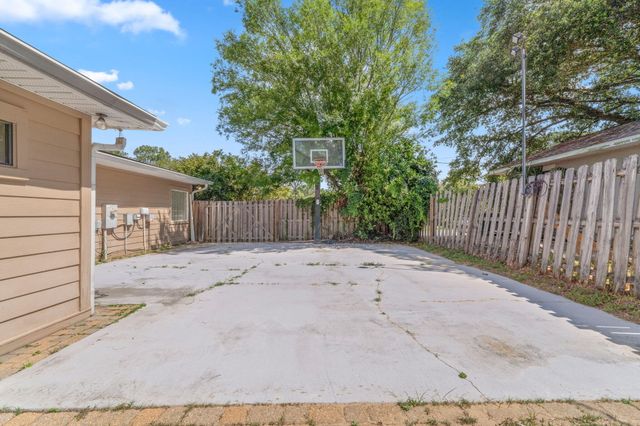 12 Hillcrest Drive, Shalimar, FL 32579