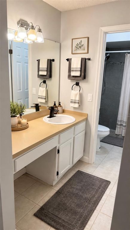 Image 17 of property listing at 5333 RENOIR DRIVE, Orlando, FL 32818