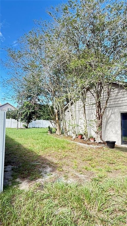 Image 20 of property listing at 5333 RENOIR DRIVE, Orlando, FL 32818