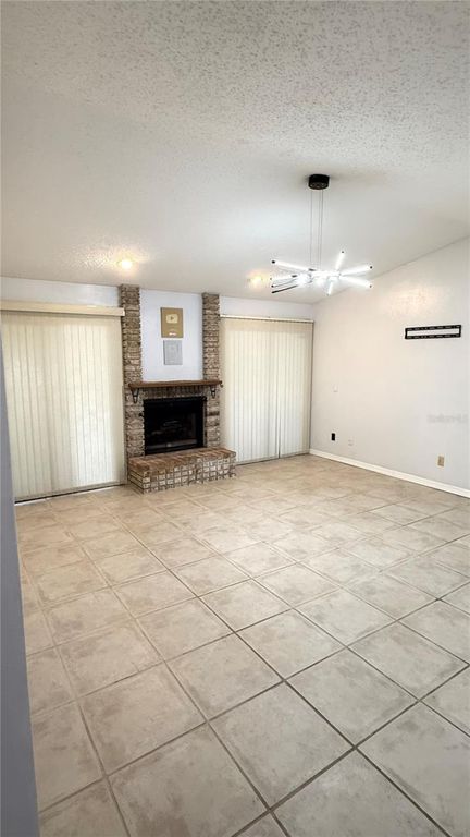 Image 3 of property listing at 5333 RENOIR DRIVE, Orlando, FL 32818