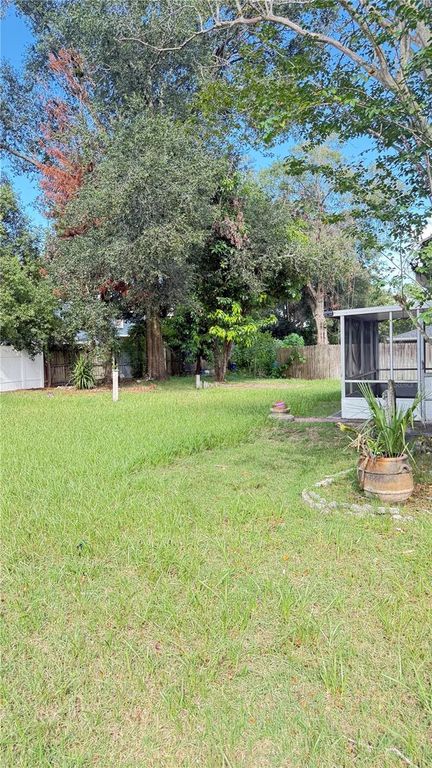 Image 21 of property listing at 5333 RENOIR DRIVE, Orlando, FL 32818