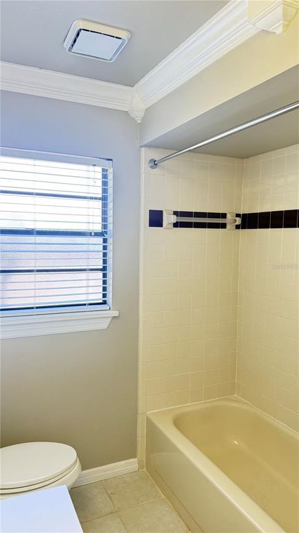 Image 10 of property listing at 5333 RENOIR DRIVE, Orlando, FL 32818