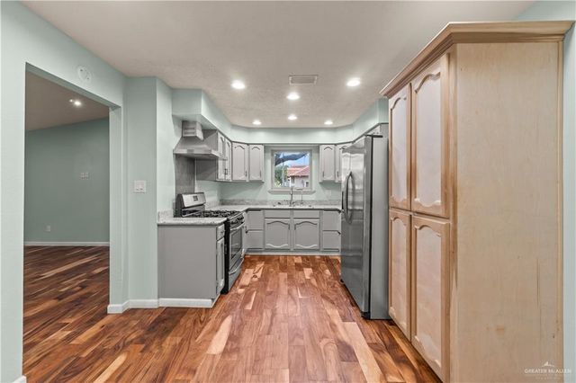 1201 Zinnia Avenue, Mcallen, TX 78504