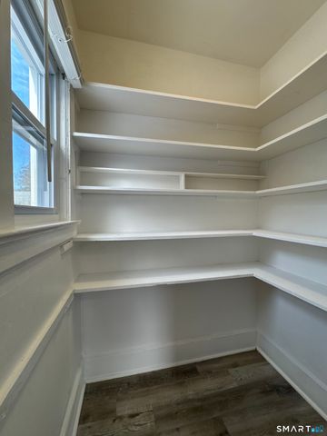 44 Sinawoy Road, Greenwich, CT 06807