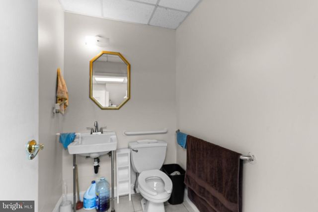 3069 RIVER RD, Camden, NJ 08105