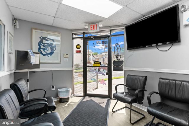 3069 RIVER RD, Camden, NJ 08105