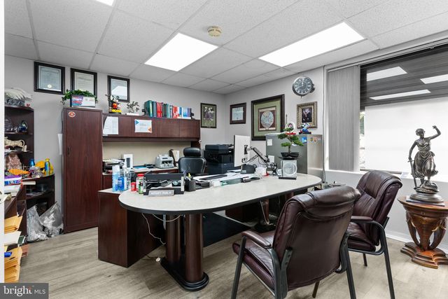 3069 RIVER RD, Camden, NJ 08105