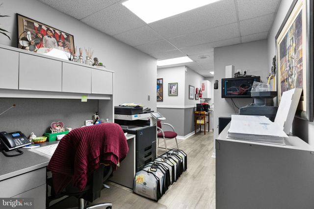 3069 RIVER RD, Camden, NJ 08105