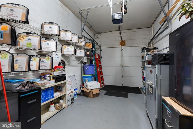 3069 RIVER RD, Camden, NJ 08105