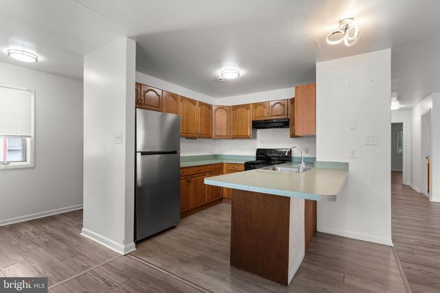 3069 RIVER RD, Camden, NJ 08105