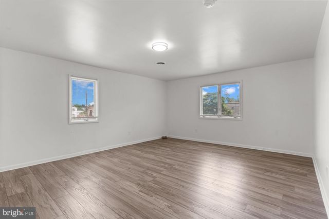 3069 RIVER RD, Camden, NJ 08105