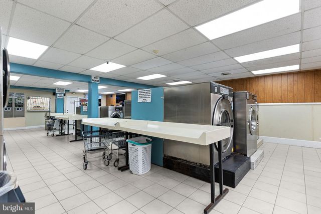 3069 RIVER RD, Camden, NJ 08105