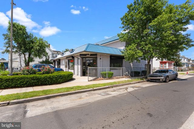 3069 RIVER RD, Camden, NJ 08105