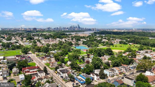 3069 RIVER RD, Camden, NJ 08105