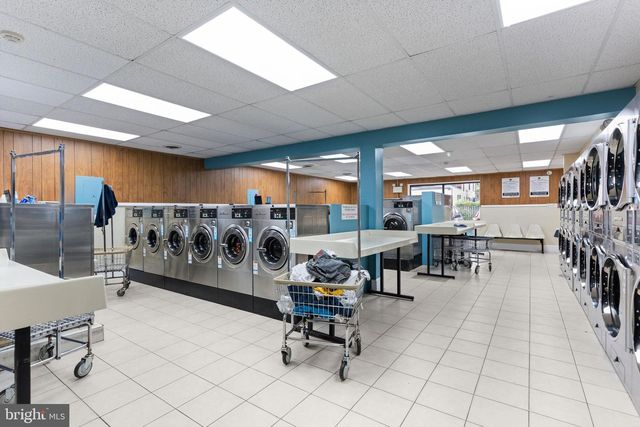 3069 RIVER RD, Camden, NJ 08105