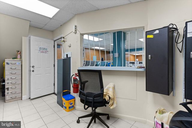 3069 RIVER RD, Camden, NJ 08105