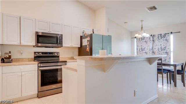 1406 NE 10th LN, Cape Coral, FL 33909