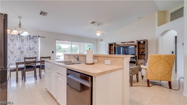 1406 NE 10th LN, Cape Coral, FL 33909