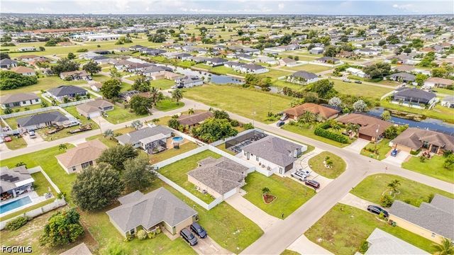 1406 NE 10th LN, Cape Coral, FL 33909