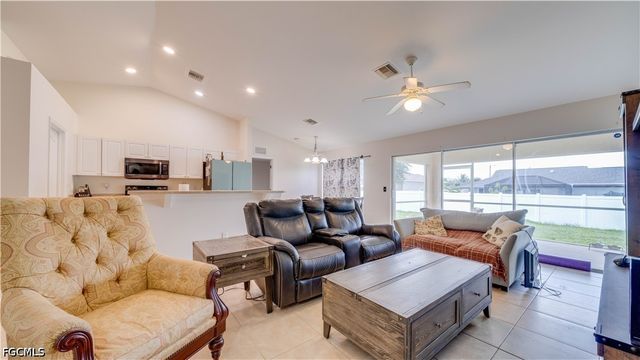 1406 NE 10th LN, Cape Coral, FL 33909