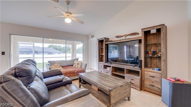 1406 NE 10th LN, Cape Coral, FL 33909