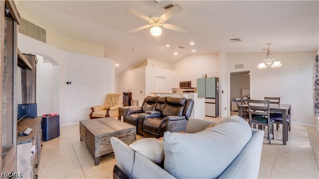 1406 NE 10th LN, Cape Coral, FL 33909