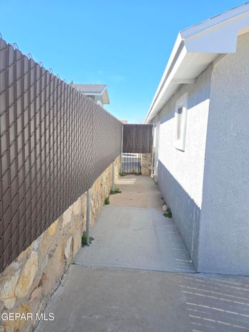 3280 MIKE GODWIN Drive, El Paso, TX 79936