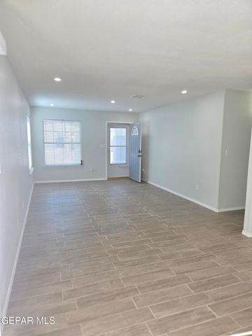 3280 MIKE GODWIN Drive, El Paso, TX 79936