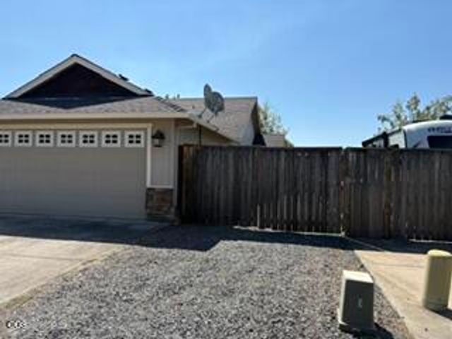 420 Westminster Drive, Eagle Point, OR 97524