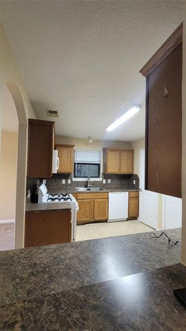 10223 Azalea Village, Houston, TX 77088