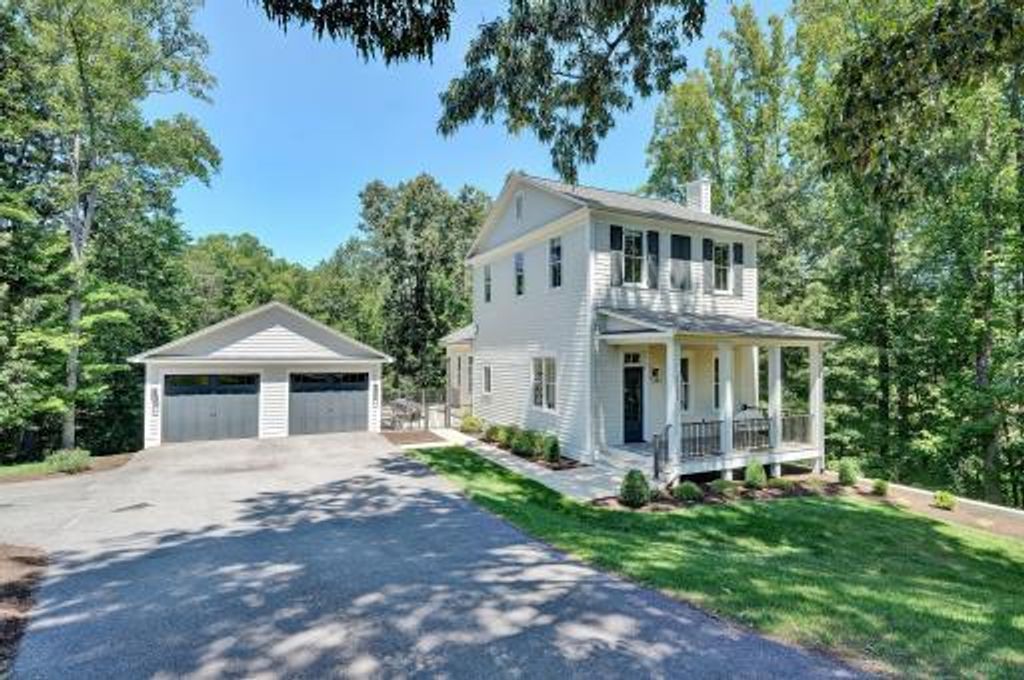 5246 Palmetto Bluff RD, Hardy, VA 24101