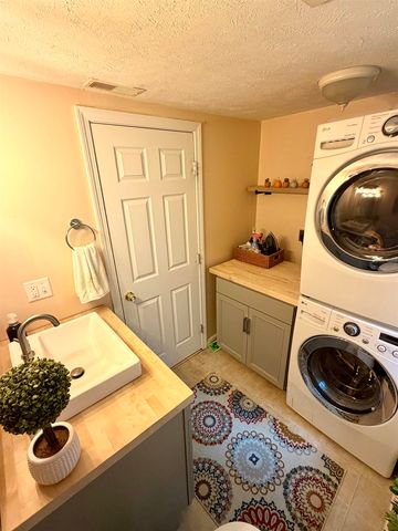 19A Deerwood Drive A, Amherst, NH 03031