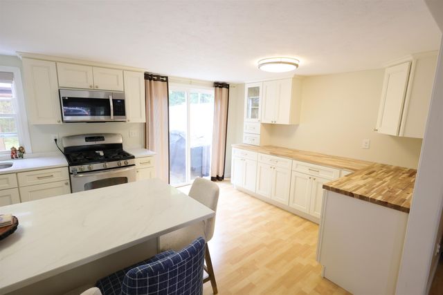 19A Deerwood Drive A, Amherst, NH 03031